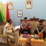 Kunjungan oleh Kasat Binmas Polres Mura AKP Amirudin Iskandar, yang diwakili oleh PS Kaurmintu Bripka Dien Made’i, Bripda M. Alif, dan Bripda Mahdi Wahyu Ananta mengunjungi Kasatpol PP dan Damkar Mura, Yudi Fachriansyah.