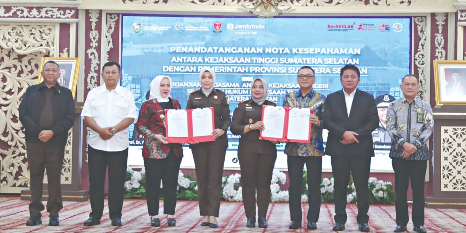 Perjanjian Kerja Sama Penerapan Pidana Kerja Sosial antara Pemkab Mura dan Kejari.
